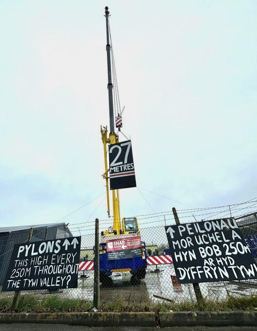 27m crane demonstration showing pylon height